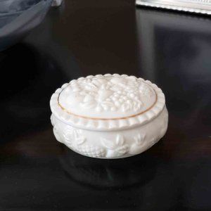 Small Lenox Porcelain Keepsake Box White Gold 1998